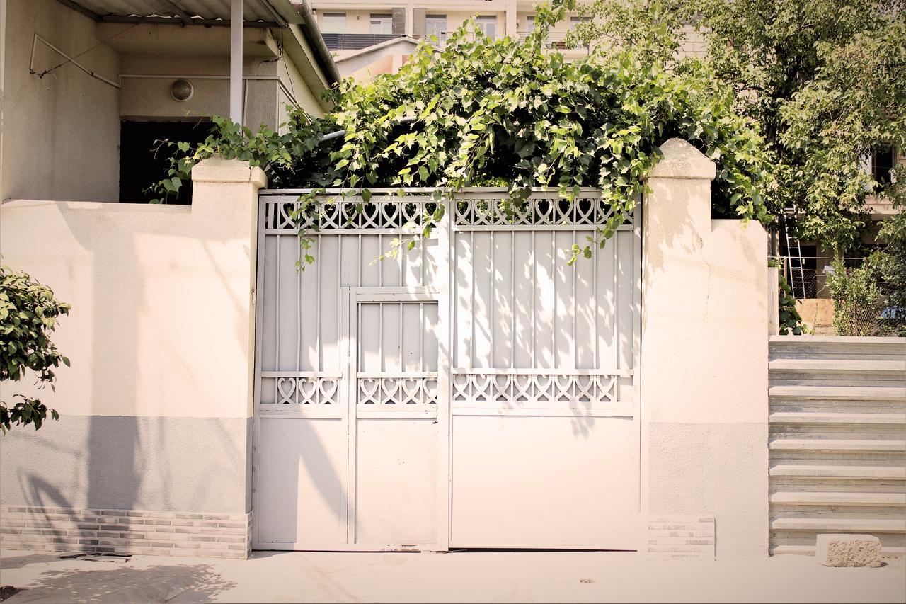 Golden Way Hotel Tbilisi Exterior photo